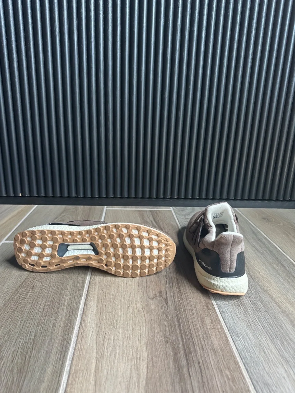 Adidas Sneakers
